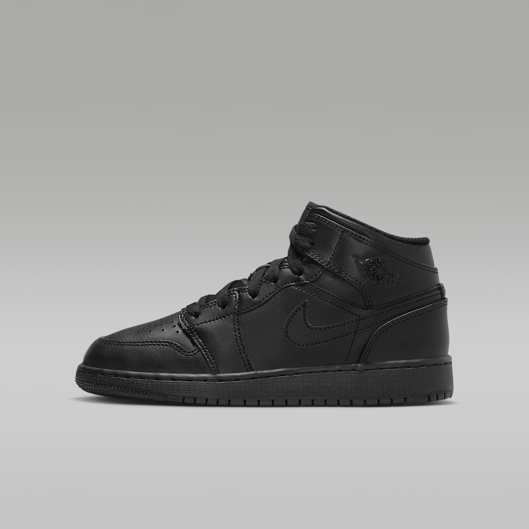 Jordan 1 Mid Big Kids' Shoes. Nike.com